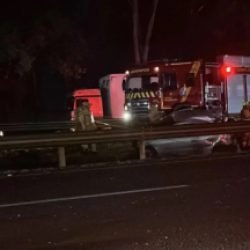 Jovem morre em capotamento na BR-376 em Mauá da Serra; pai socorrista atendeu a ocorrência