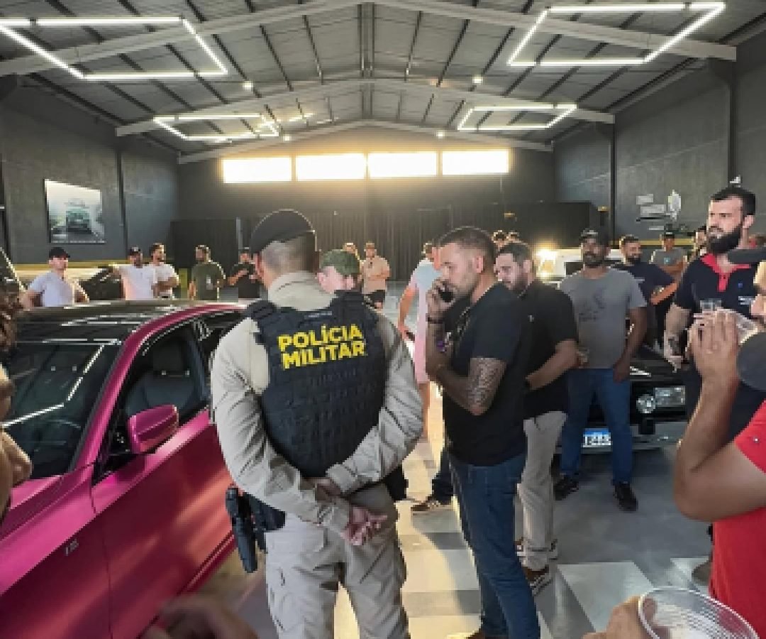 “Drift” em inauguração vira caso de polícia em Umuarama, mas veículo já foi liberado