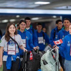 Primeiro voo para o Canadá do Ganhando o Mundo 2026 leva 20 estudantes paranaenses