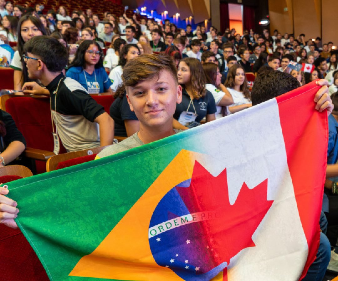 Ganhando o Mundo abre as inscrições de estudantes da rede para a edição 2027