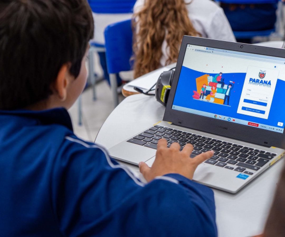 Escolas conectadas: investimento da Educação em tecnologia supera R$ 220 milhões em 2025