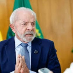 Lula estuda retorno da Petrobras à distribuição de combustíveis