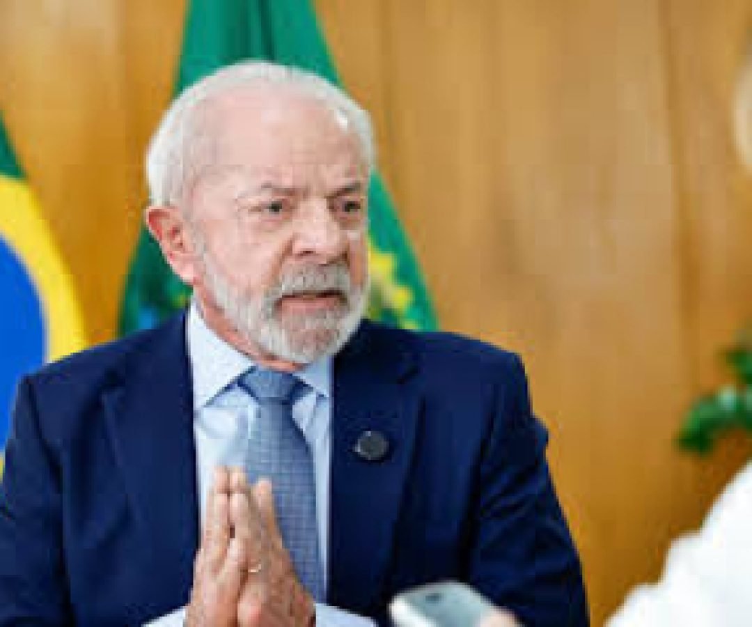 Lula estuda retorno da Petrobras à distribuição de combustíveis