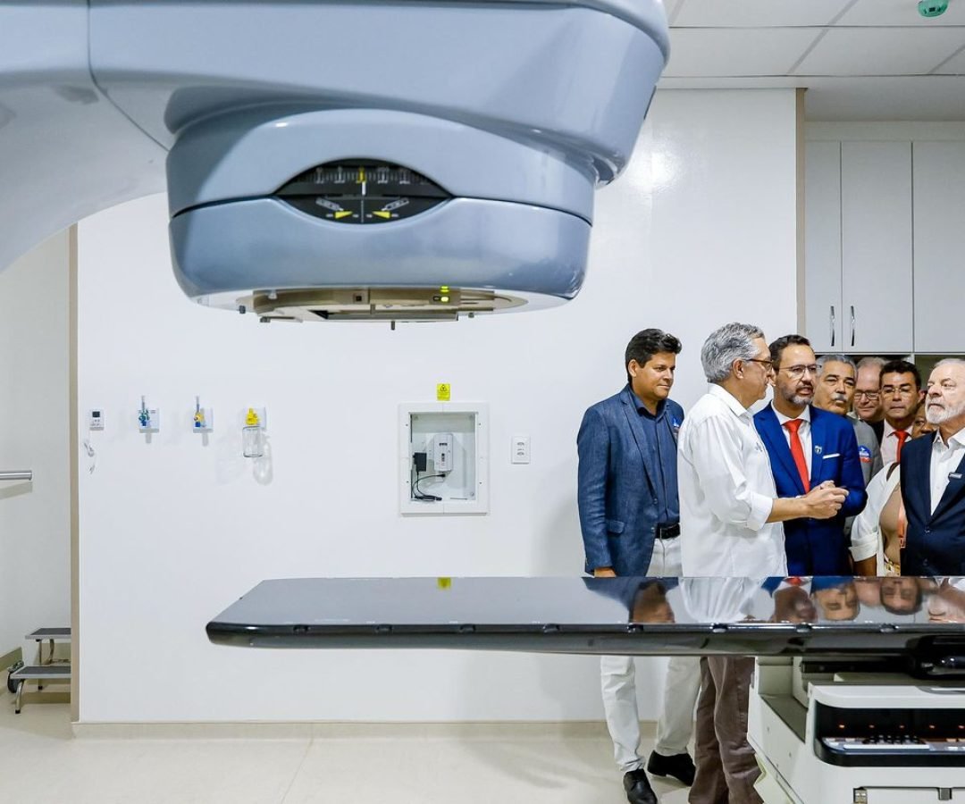 Lula inaugura serviços de radioterapia em cinco cidades do país