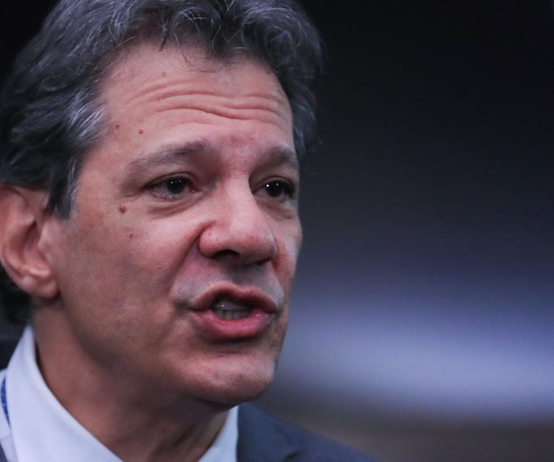 Governo avalia projeto adicional para manter arrecadação do IR