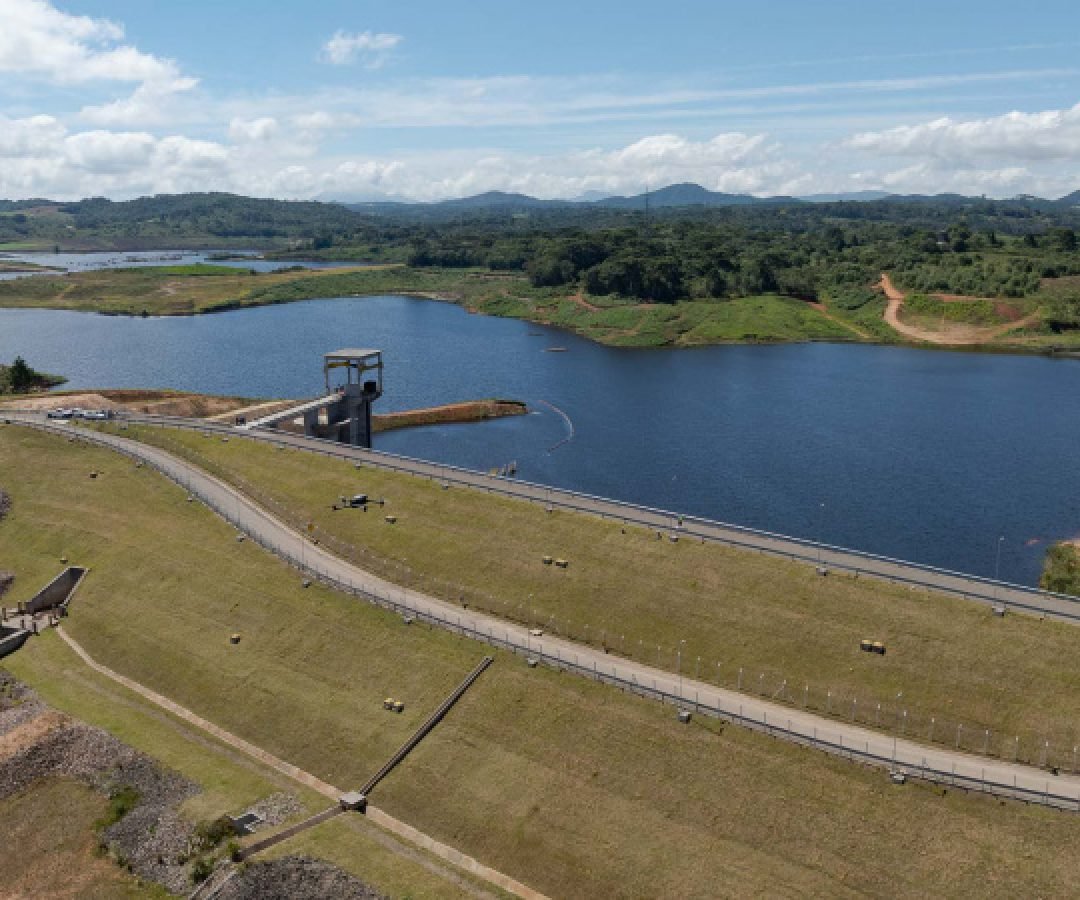 Sanepar usa drone e barco autônomo para garantir eficiência no Miringuava