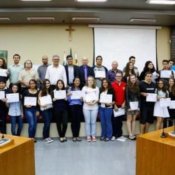 Alunos de 88 colégios da rede estadual participam do Parlamento Jovem