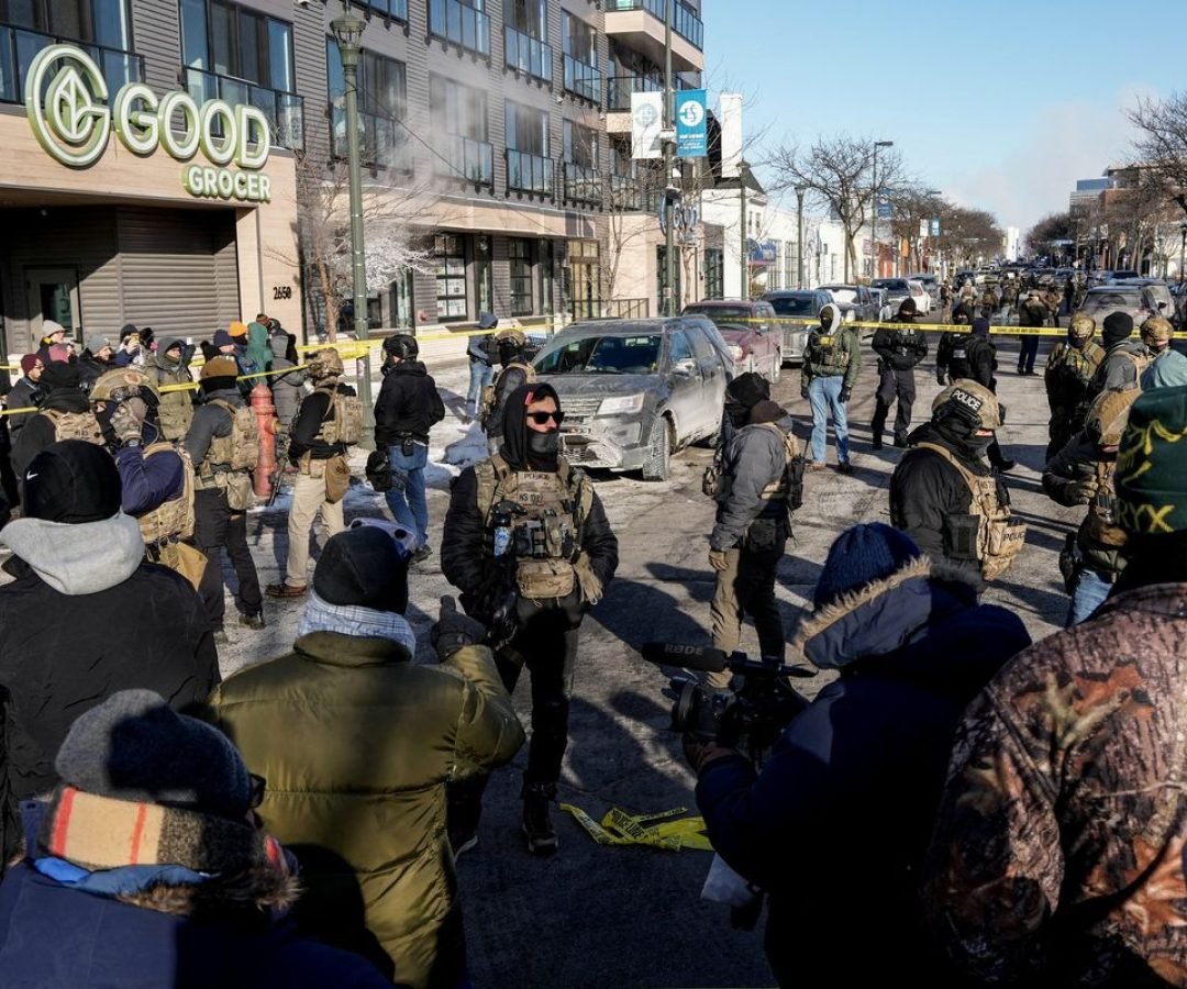 Minneapolis pede reforço para conter situação tensa na cidade