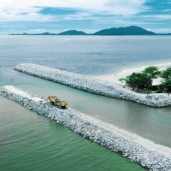 Revitalização do molhe de Pontal do Paraná alcança 92% e será concluída nos próximos dias