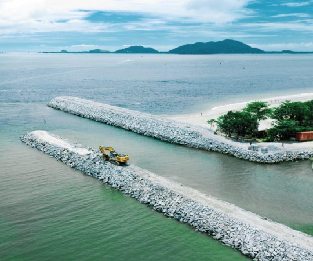 Revitalização do molhe de Pontal do Paraná alcança 92% e será concluída nos próximos dias