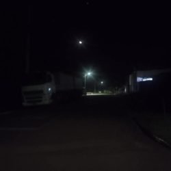 Moradores cobram solução para falhas na iluminação da Rua Amambai em Santa Tereza do Oeste