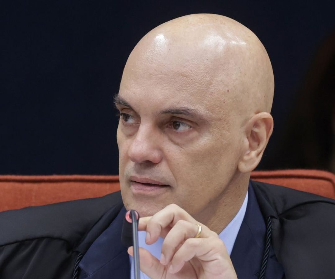 Moraes nega visita de assessor de Trump a Bolsonaro na Papudinha