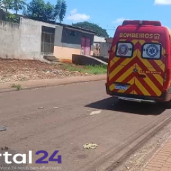 Moto conduzida por menor colide com carro em frente ao Colégio Interlagos, em Cascavel