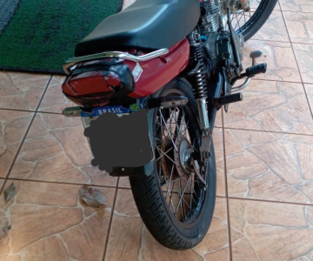 Motocicleta com escapamento adulterado é apreendida após denúncias de perturbação em Nova Aurora