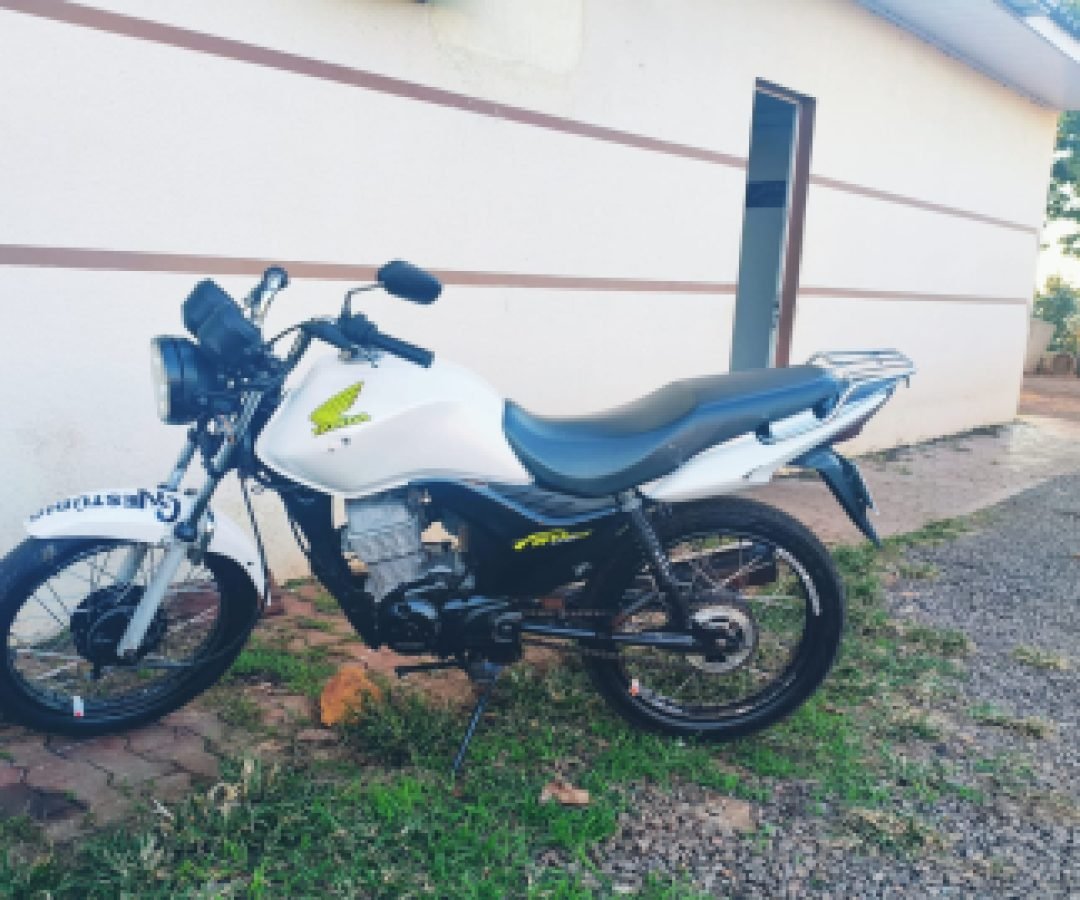 Motociclista é detido após perseguição policial e confusão durante abordagem em Capitão Leônidas Marques