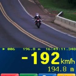 Motociclista é flagrado a 192 km/h na BR-277 em Guarapuava, no Paraná