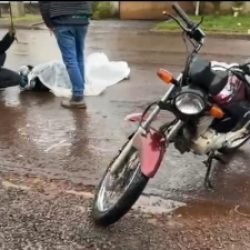 Motociclista fica ferida após queda em Cascavel
