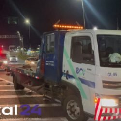 Motociclista fica ferido após colisão com carro no Trevo Cataratas, em Cascavel