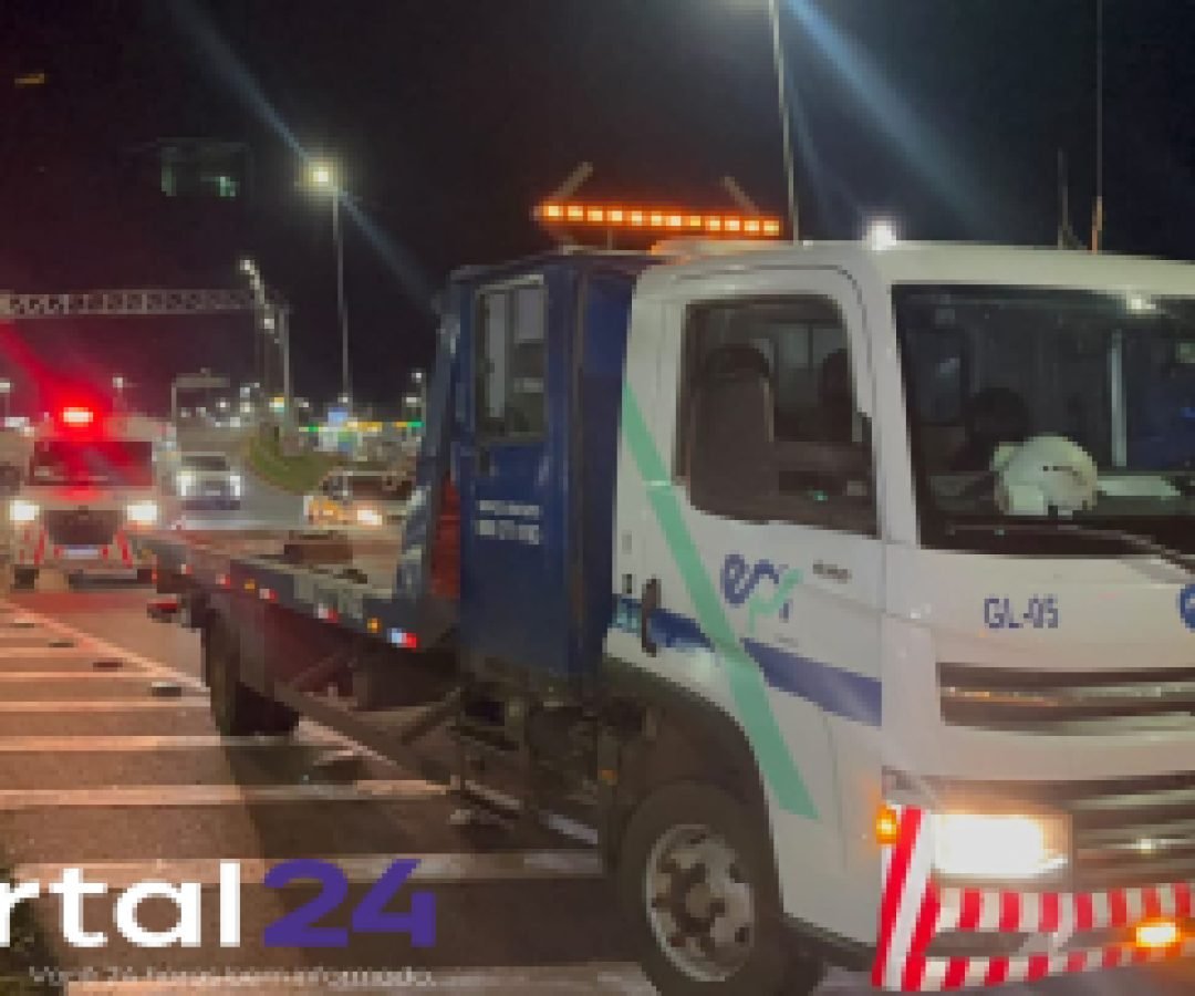 Motociclista fica ferido após colisão com carro no Trevo Cataratas, em Cascavel