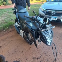 Motociclista fica ferido em acidente com mais dois carros no Brasmadeira