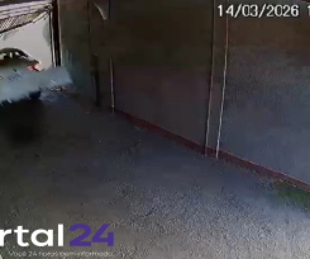 Motorista destrói portão de motel ao fugir de carro em Cascavel