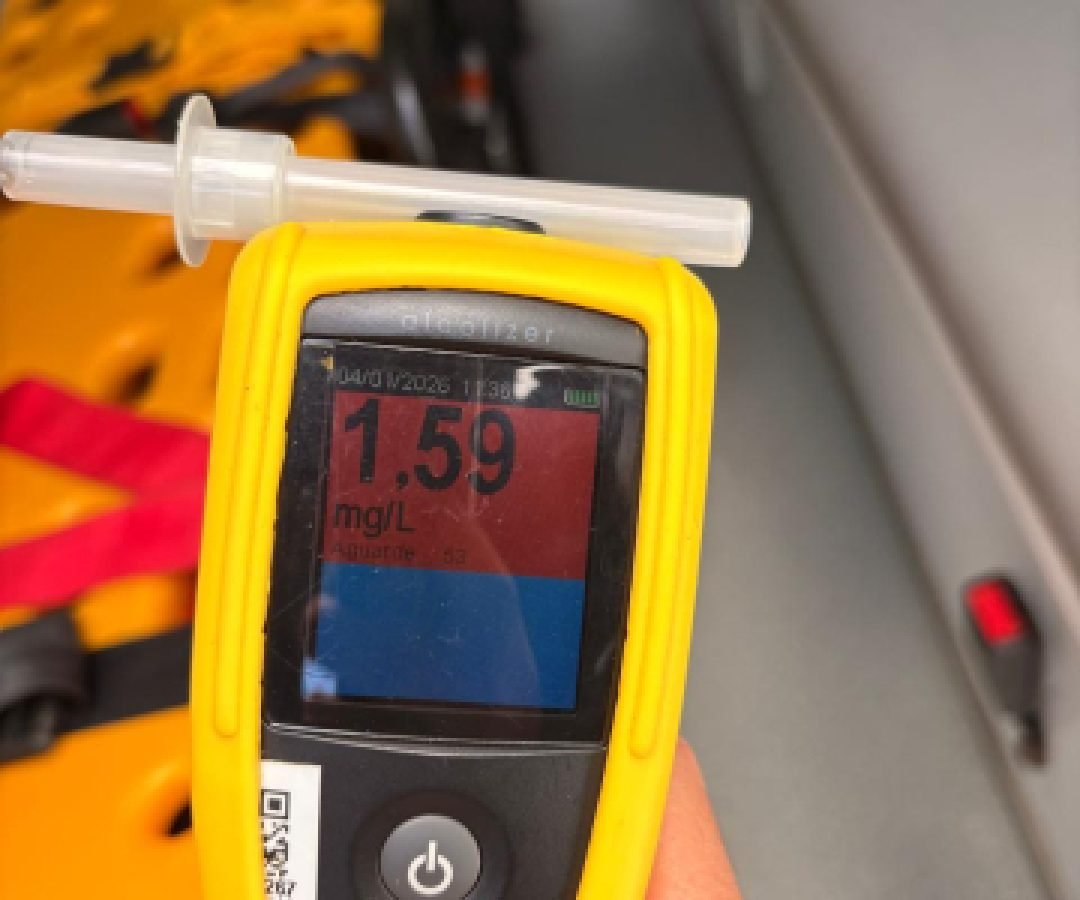 Motorista embriagado causa acidente na BR-277