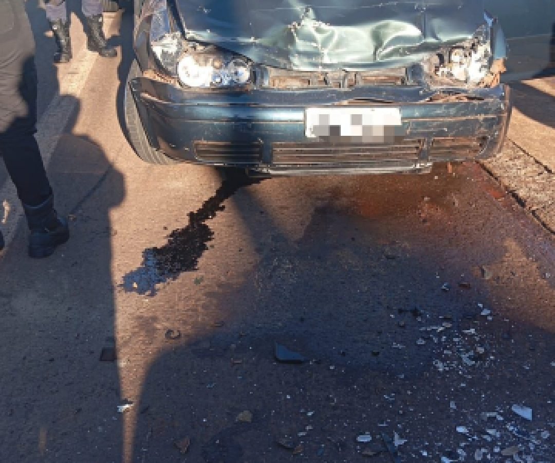 Motorista embriagado causa confusão, colide em vários carros e é detido em Cascavel