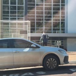 Motorista envolvido em acidente na Av. Carlos Gomes se apresenta à Polícia Civil