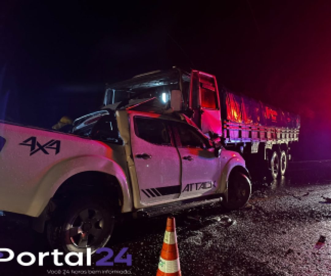 Motorista morre em grave acidente entre caminhonete e caminhão na BR-277, em Guaraniaçu