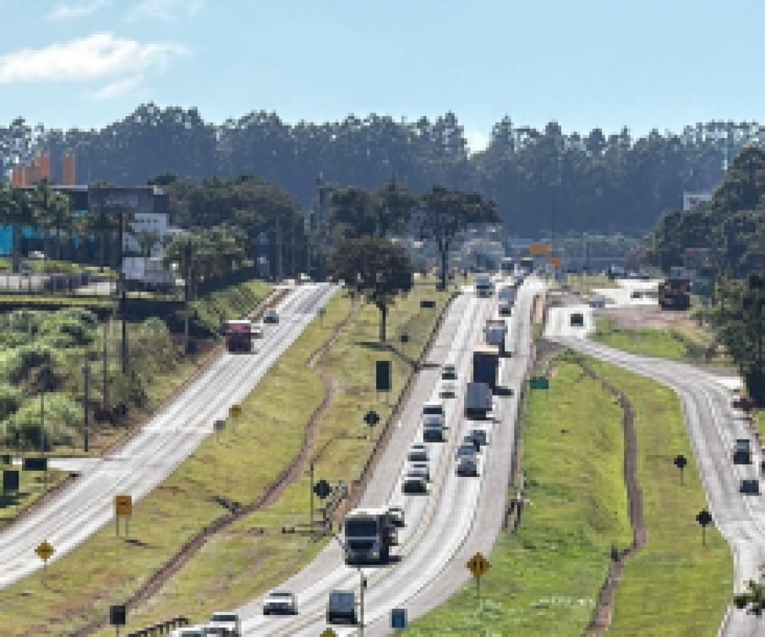 Movimento cresce nas rodovias do Oeste durante o feriado