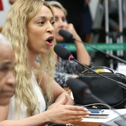 MPF pede condenação de Ratinho e SBT por falas contra Erika Hilton 