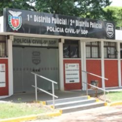 Mulher compra água de motorista de app e acorda sem as roupas íntimas