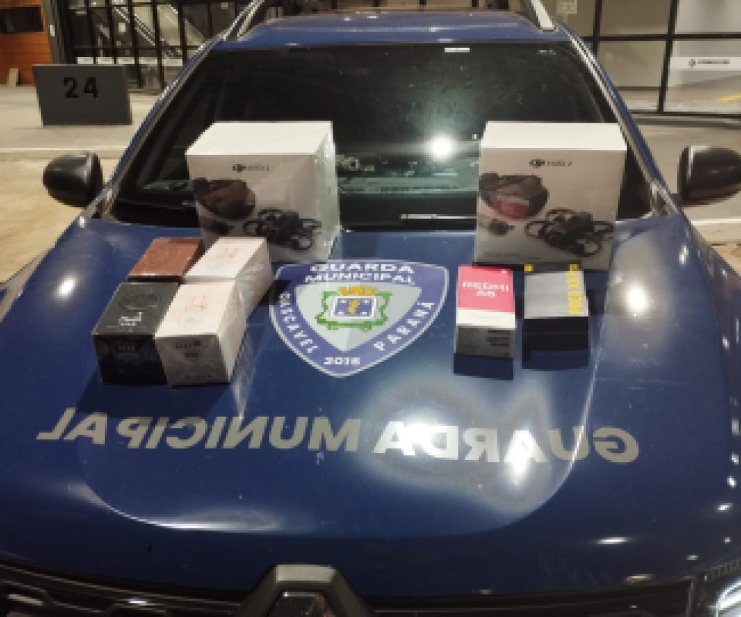 Mulher é flagrada na rodoviária com eletrônicos e perfumes do Paraguai