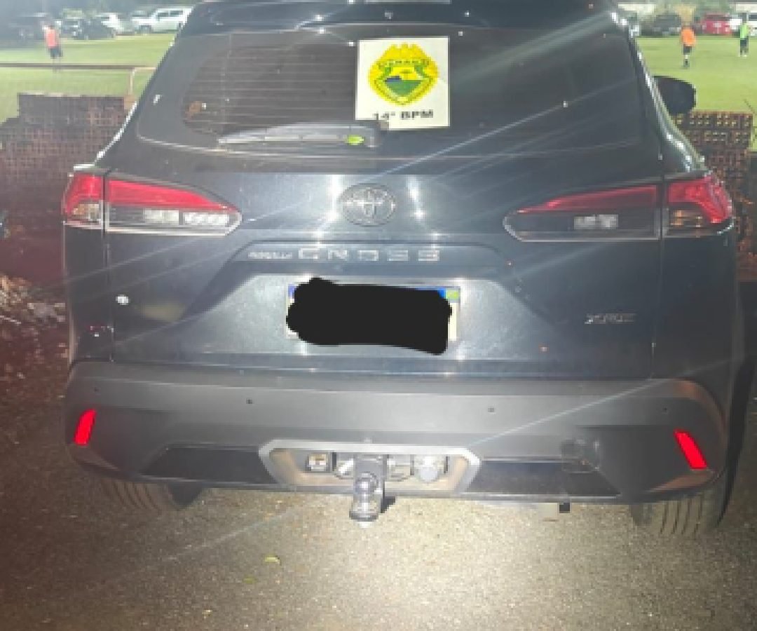 Mulher é presa com carro furtado e placas adulteradas no Centro de Foz do Iguaçu