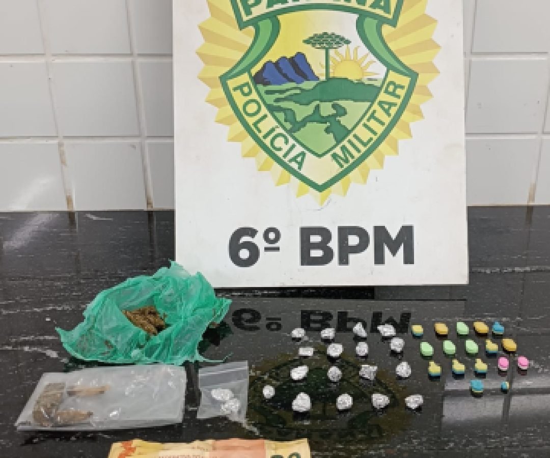 Mulher é presa por tráfico de drogas no bairro Interlagos