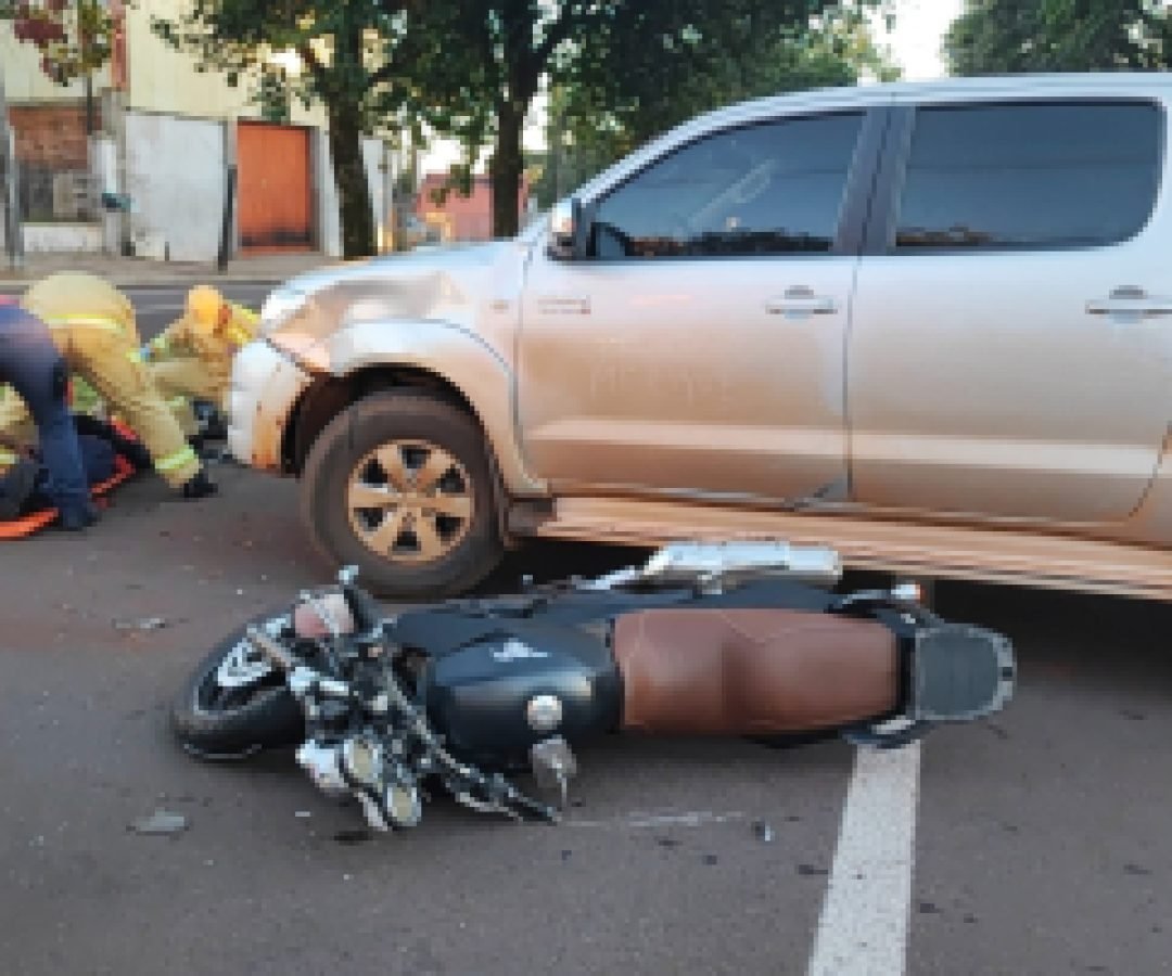 Mulher fica ferida em acidente na Avenida Toledo