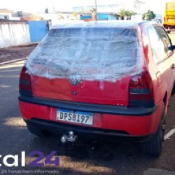 Mulher furta Volkswagen Gol em frente a conveniência em Santa Tereza do Oeste
