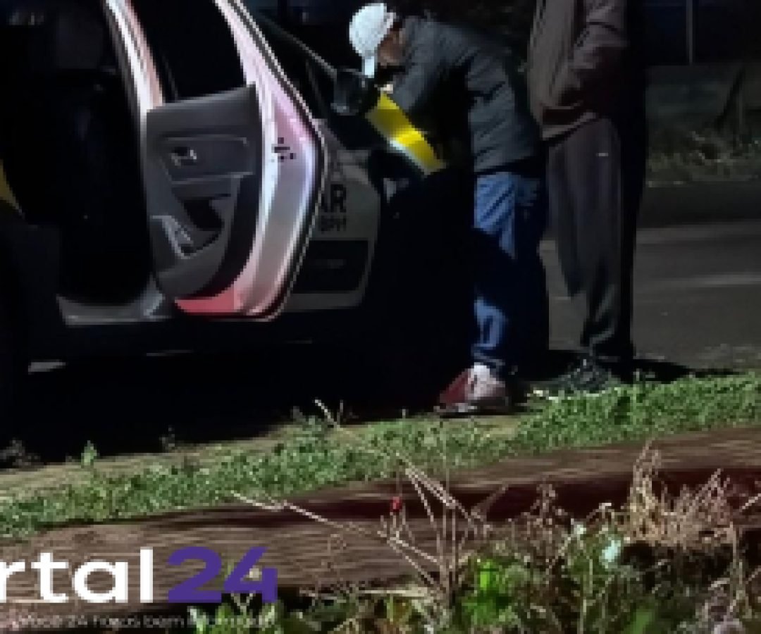 Mulher sofre traumatismo craniano após acidente próximo à FAG; motorista retorna ao local e assume envolvimento em Cascavel