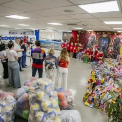 Natal Solidário da Portos do Paraná entrega brinquedos arrecadados pela comunidade portuária