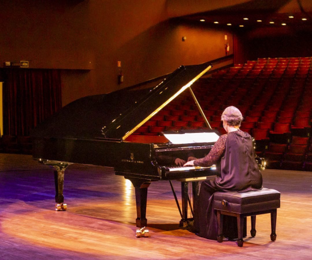 Novo piano marca aporte histórico no Teatro Guaíra e inaugura temporada da OSP