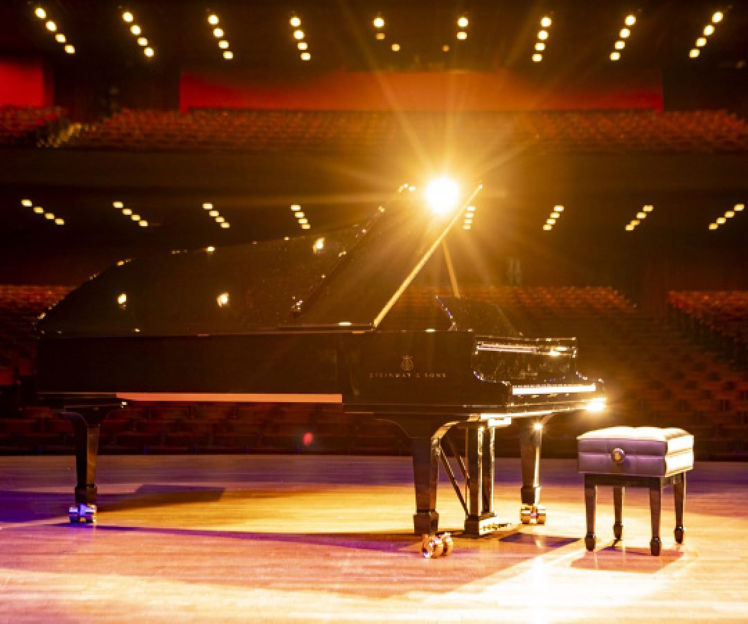 Orquestra Sinfônica estreia novo piano Steinway & Sons com o irlandês Barry Douglas