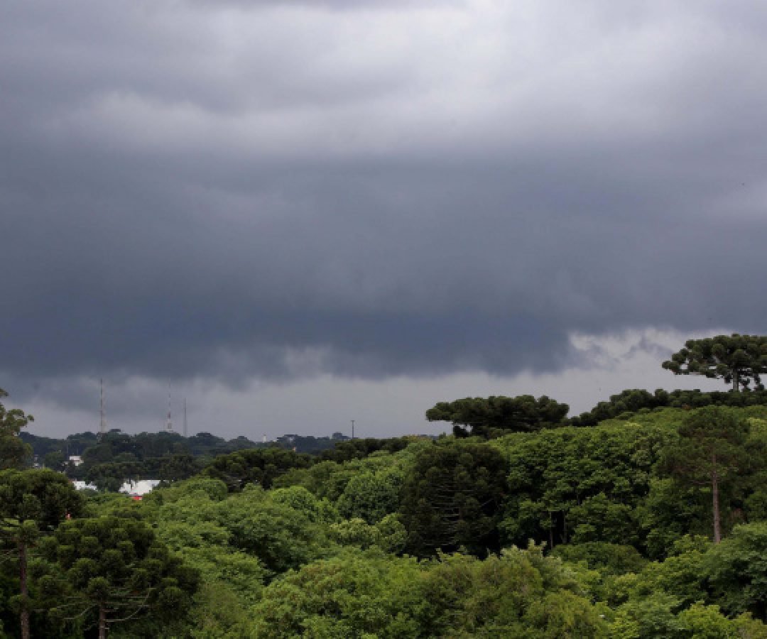 Chuva chega ao Oeste, Sudoeste e Centro-Sul do Paraná e amplitude térmica é destaque