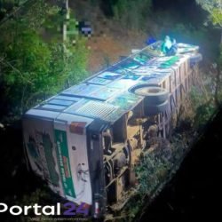Ônibus cai de ponte no Rio Grande do Sul e mobiliza grande operação de resgate