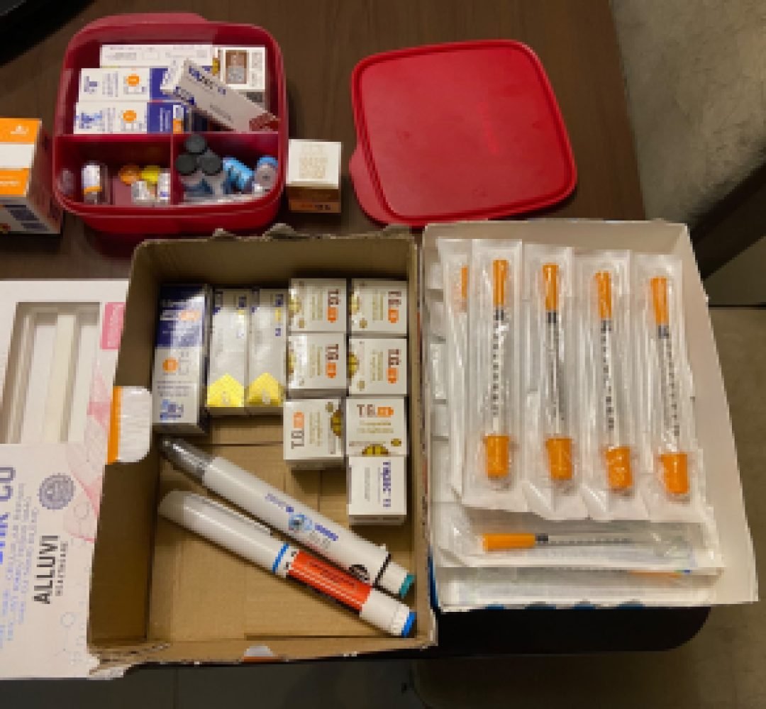 Operação Agulha Negra combate comércio ilegal de medicamentos e prende três pessoas em Castro