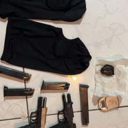 Operação conjunta apreende armas, drogas e munições após travessia clandestina em Foz do Iguaçu