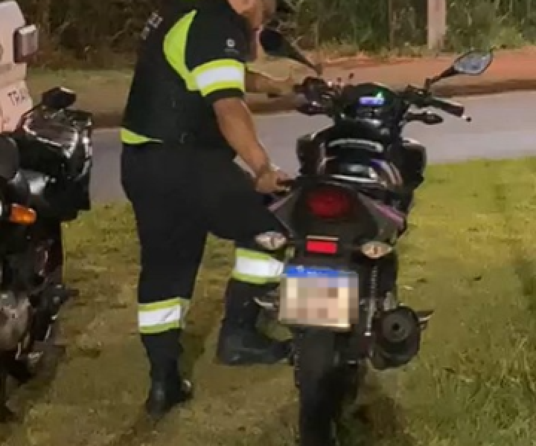 Operação conjunta apreende motocicleta durante blitz no viaduto do bairro Veneza, em Cascavel