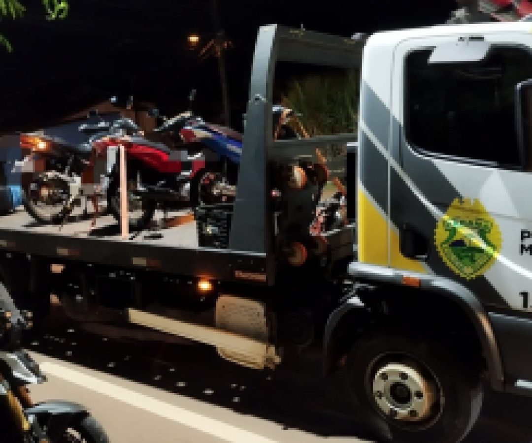 Três são flagrados sem CNH e homem é preso em ação da GOTran