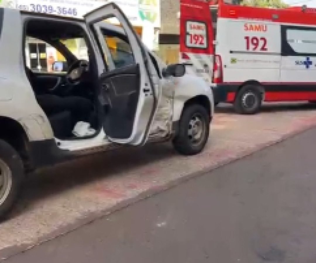 Oroch e Idea batem em cruzamento no centro de Cascavel