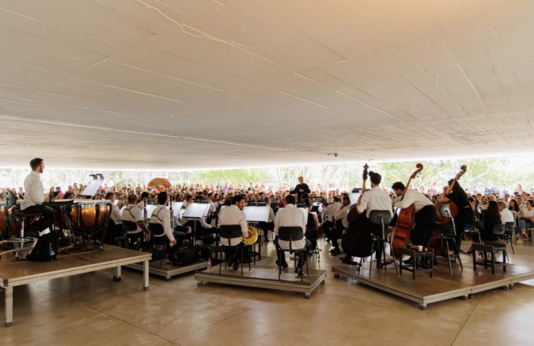 Orquestra Sinfônica do Paraná recebe mil pessoas no primeiro concerto do ano no MON