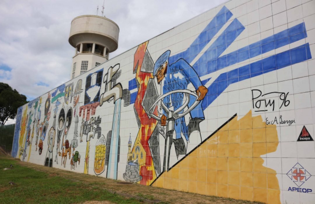 Em Curitiba, Painel de Poty Lazzarotto sobre o saneamento completa 30 anos